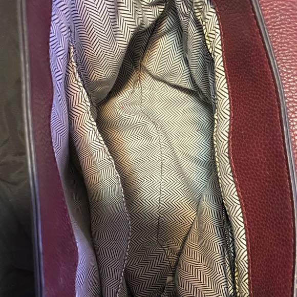 Burgundy backpack style purse - Picture 3 of 3